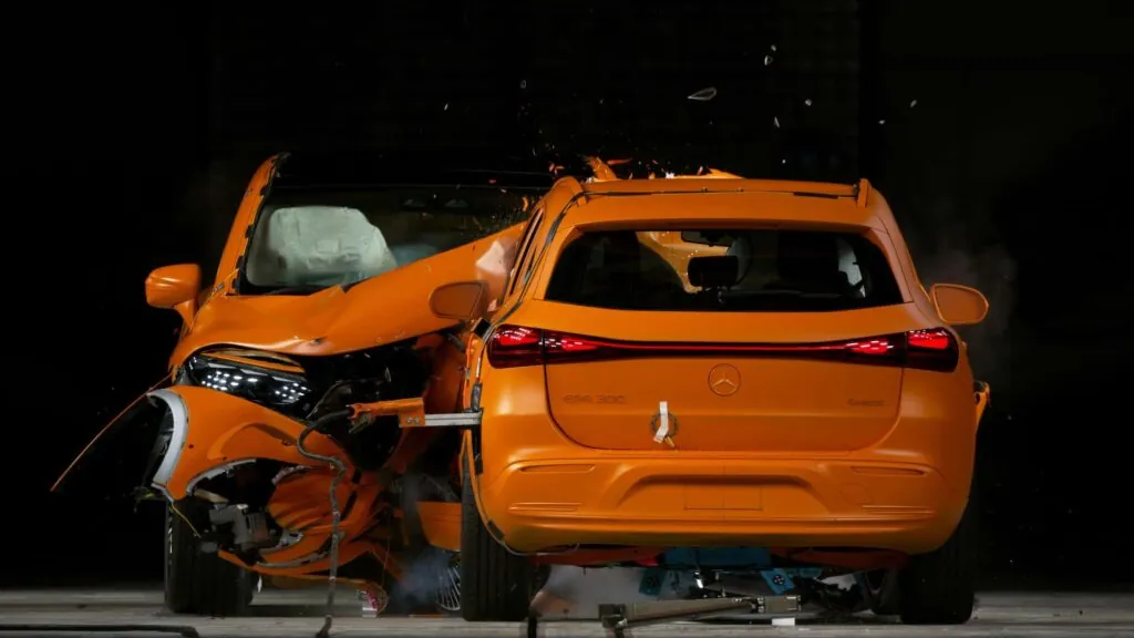 Test crash Mercedes