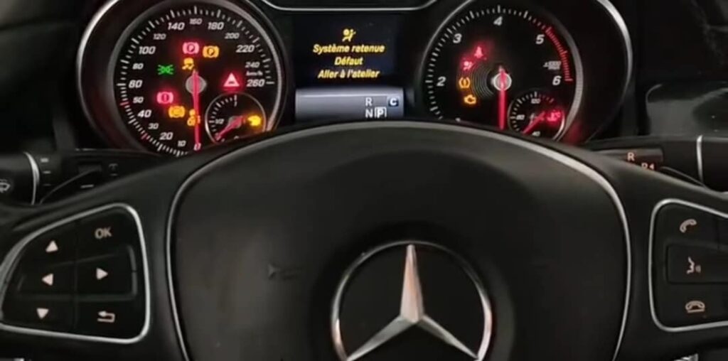 Système retenue défaut aller à l'atelier Mercedes Classe C 