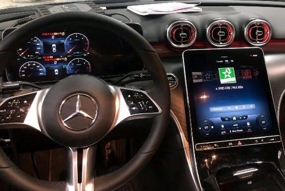 Image double sur le tableau de bord Mercedes Classe C W206