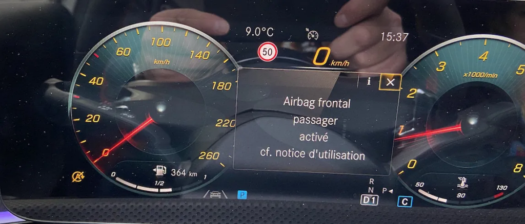 Airbag frontal passager activé cf notice d’utilisation Mercedes Classe A W177