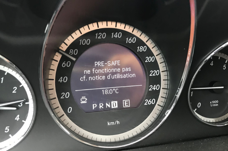 Voyant Pre Safe Mercedes Benz fonctionnement limité
