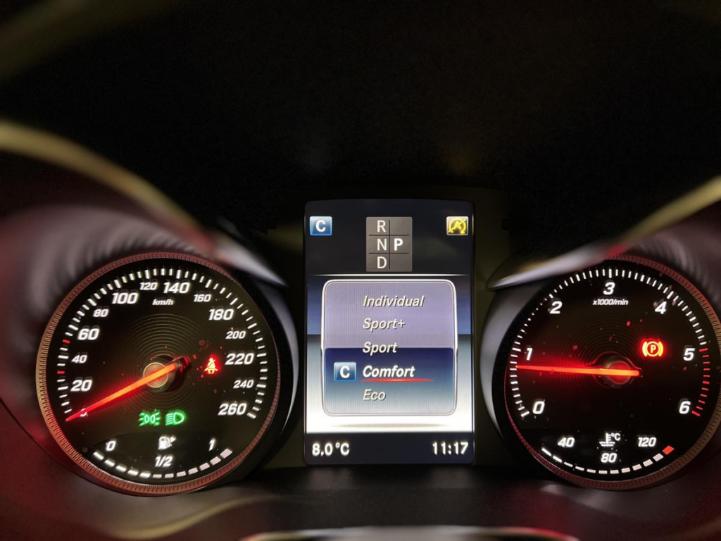 éclairage tableau de bord Mercedes GLC